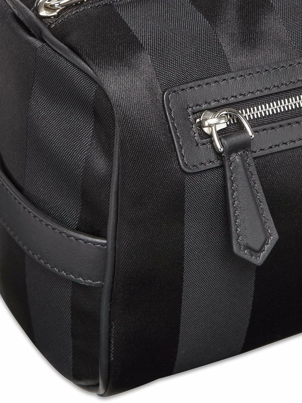 Best reviews of π Fendi Logo print wash bag toiletry bags of men 𧨠5 Fendi logo-print wash bag